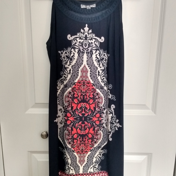 Dress - Picture 3 of 4